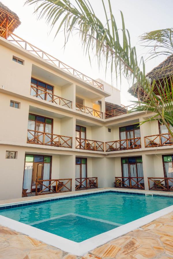 Ocean Breeze Hotel Nungwi Exteriör bild