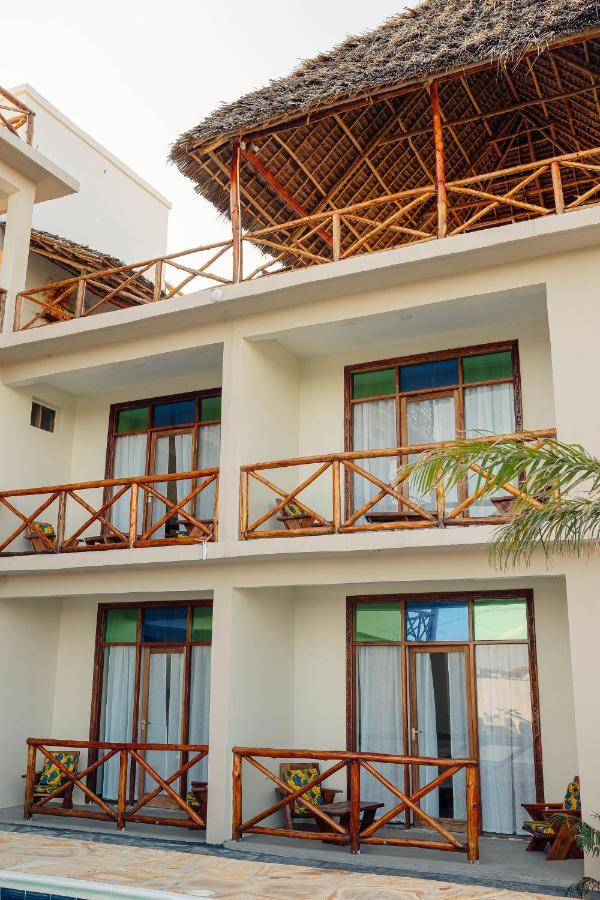 Ocean Breeze Hotel Nungwi Exteriör bild