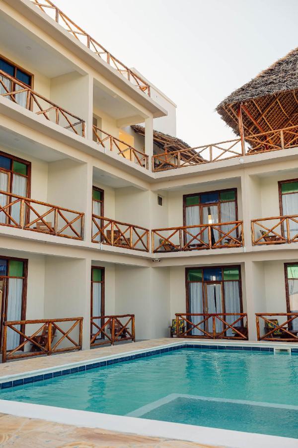 Ocean Breeze Hotel Nungwi Exteriör bild