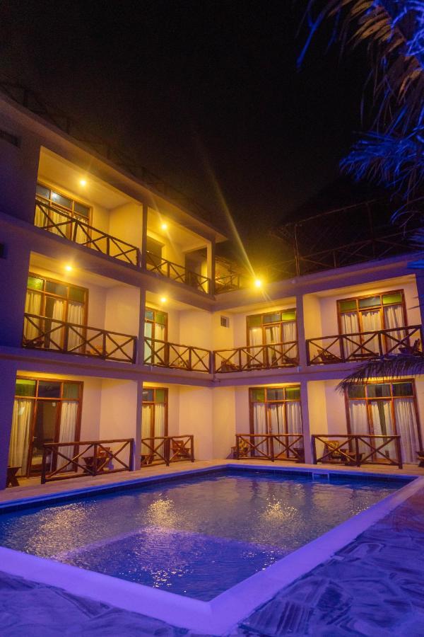 Ocean Breeze Hotel Nungwi Exteriör bild